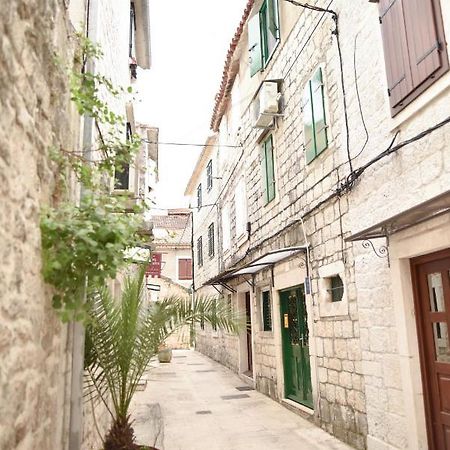 Luka'S Amber Rooms In The Center Of Trogir Extérieur photo