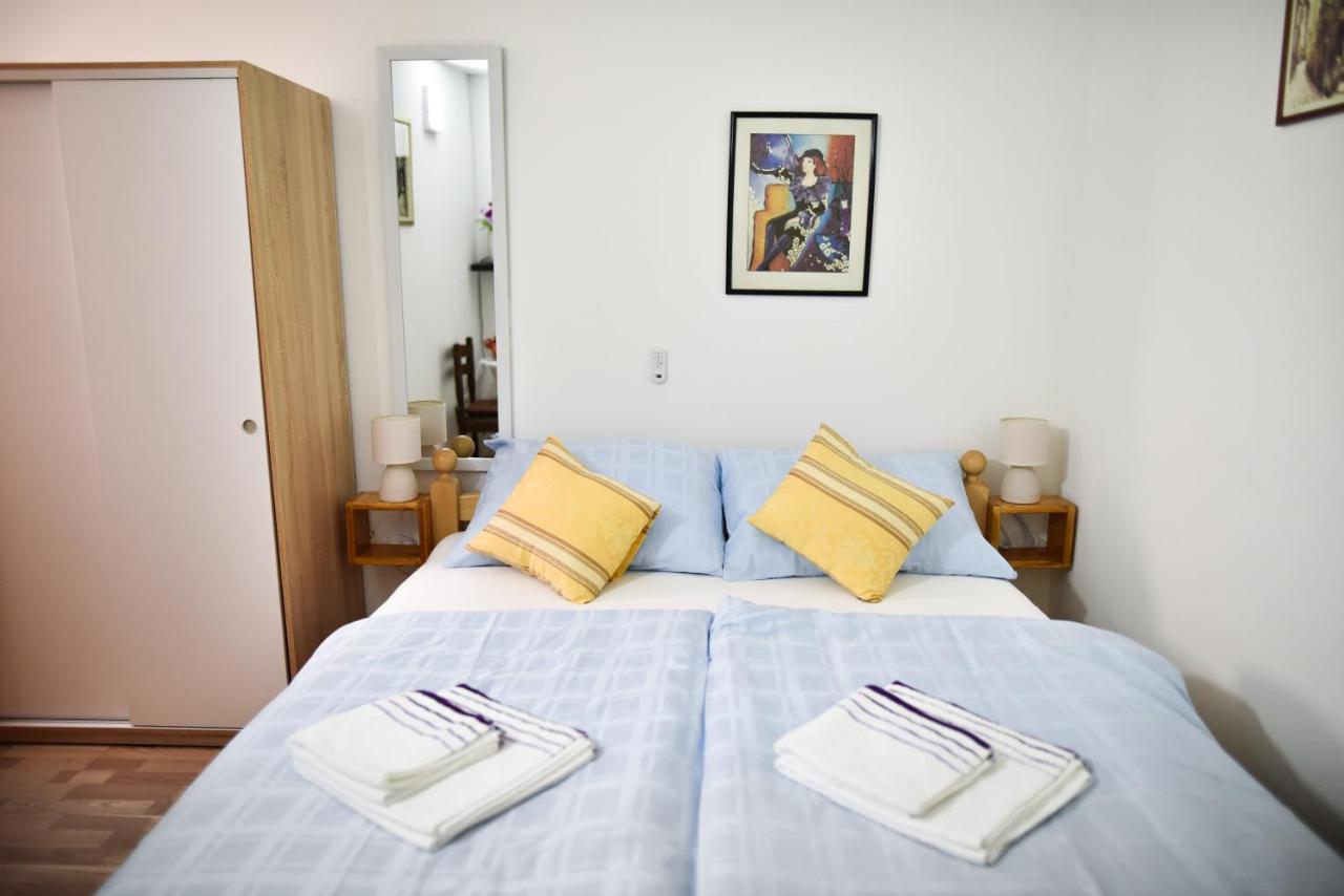Luka'S Amber Rooms In The Center Of Trogir Extérieur photo