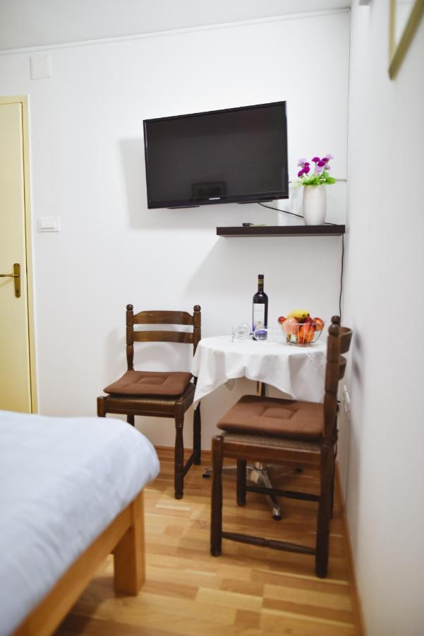 Luka'S Amber Rooms In The Center Of Trogir Extérieur photo