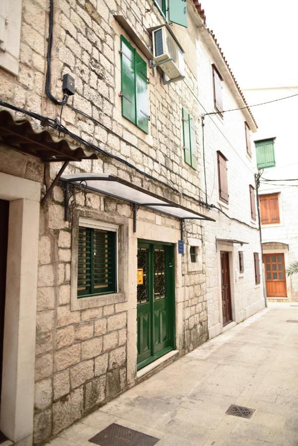 Luka'S Amber Rooms In The Center Of Trogir Extérieur photo