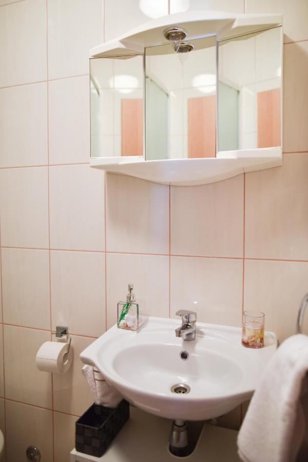 Luka'S Amber Rooms In The Center Of Trogir Extérieur photo