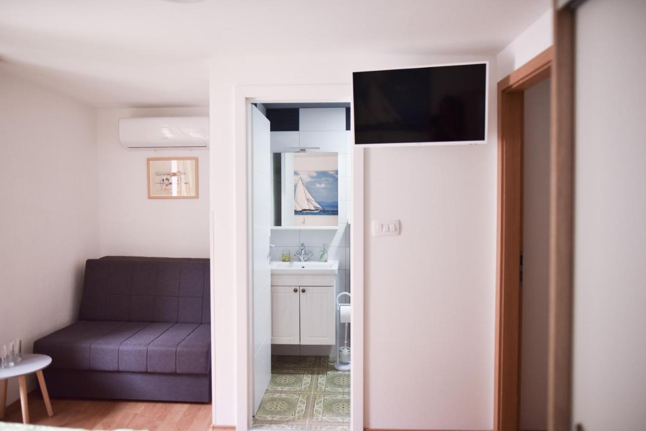 Luka'S Amber Rooms In The Center Of Trogir Extérieur photo
