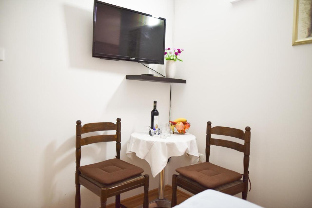 Luka'S Amber Rooms In The Center Of Trogir Extérieur photo