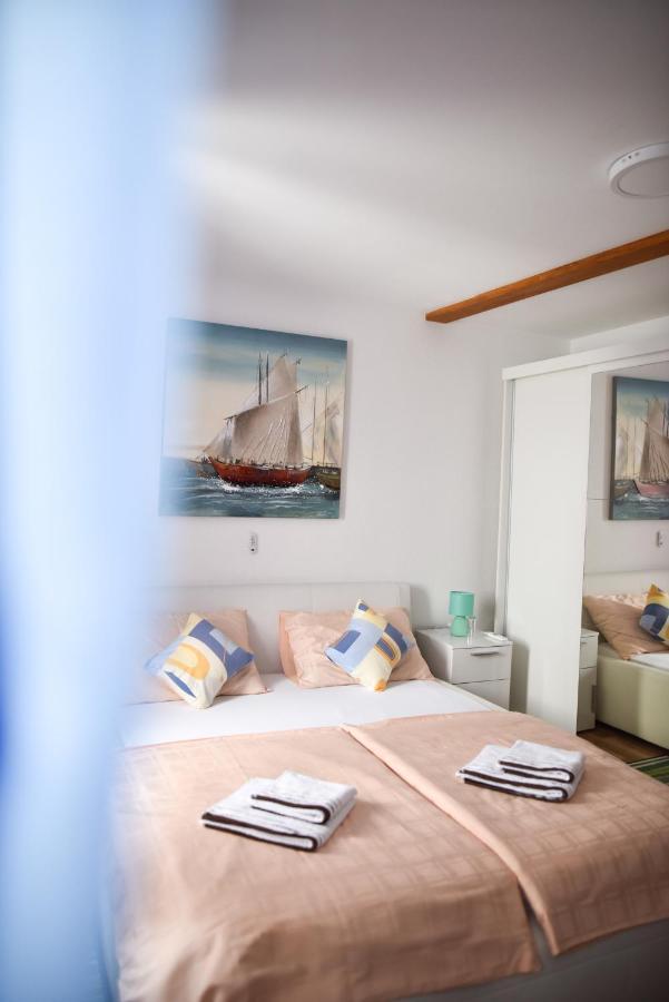 Luka'S Amber Rooms In The Center Of Trogir Extérieur photo